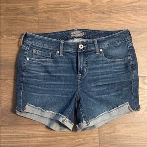 TORRID - 5 Inch Vintage Stretch Mid-Rise Short